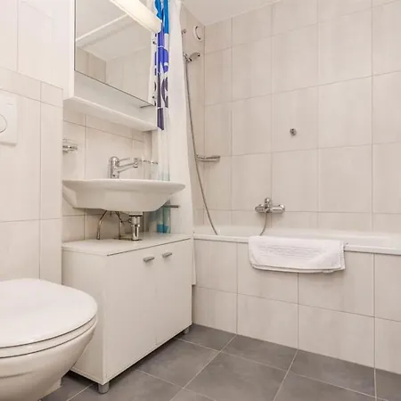 Alouette Appartement-fewo 6-bettwohnung Nr- 13 By Interhome Apartment